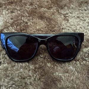 Chic gucci Black Cat-Eye Sunglasses